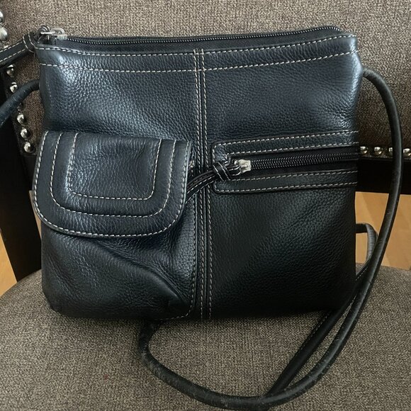 Danier black pebbled leather crossbody bag - Picture 1 of 5